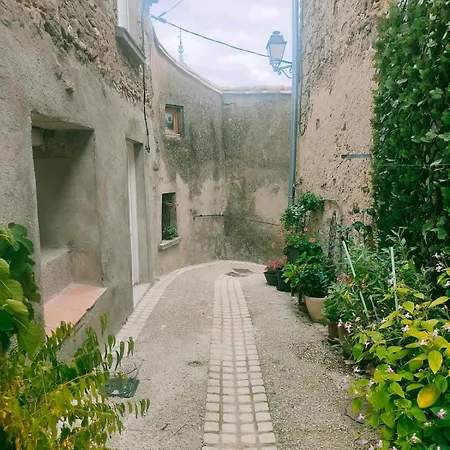 Near Carcassonne Charming Roullens